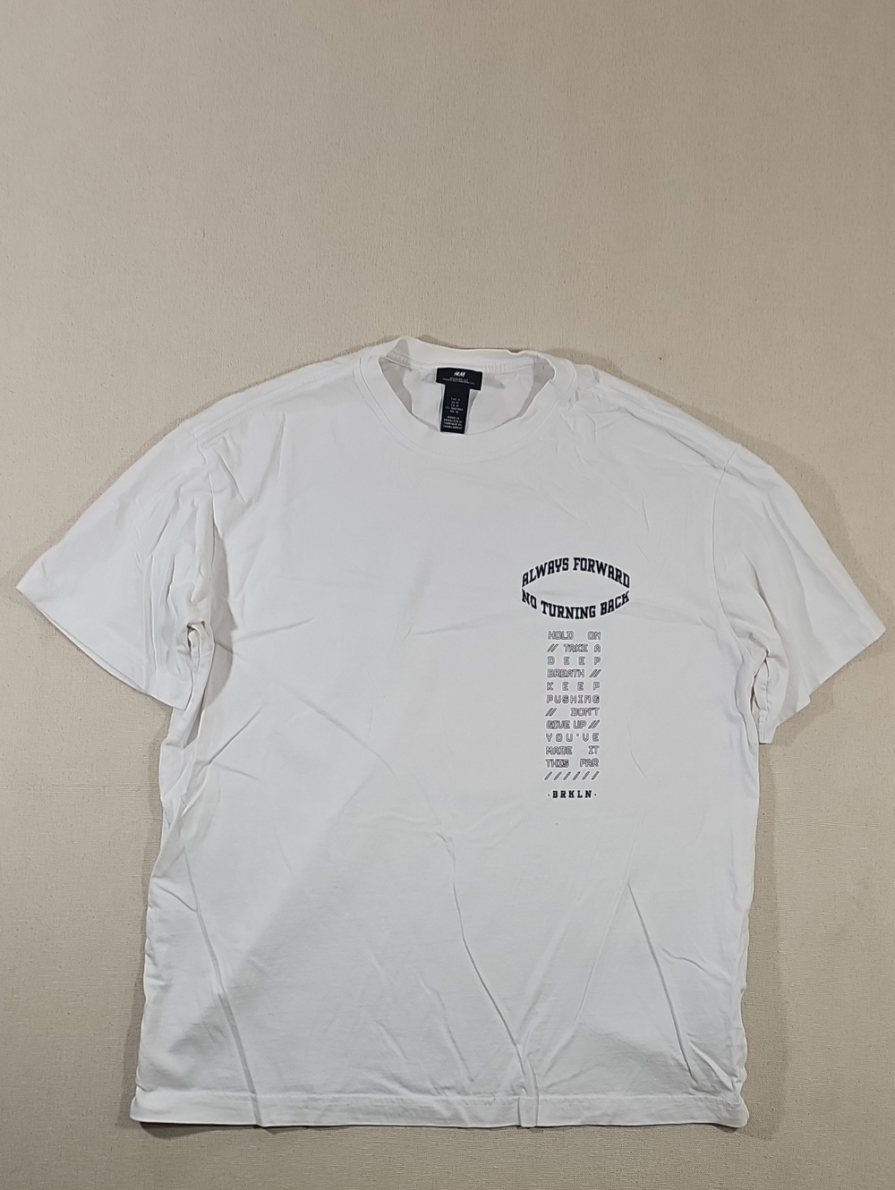 H&M White Short-Sleeve Graphic Crewneck T-Shirt